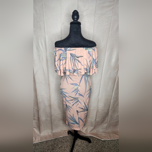Off shoulder dress size:LG Midi Dress - Picture 2 of 2